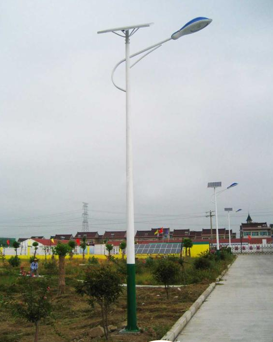 白城6米特价太阳能路灯
